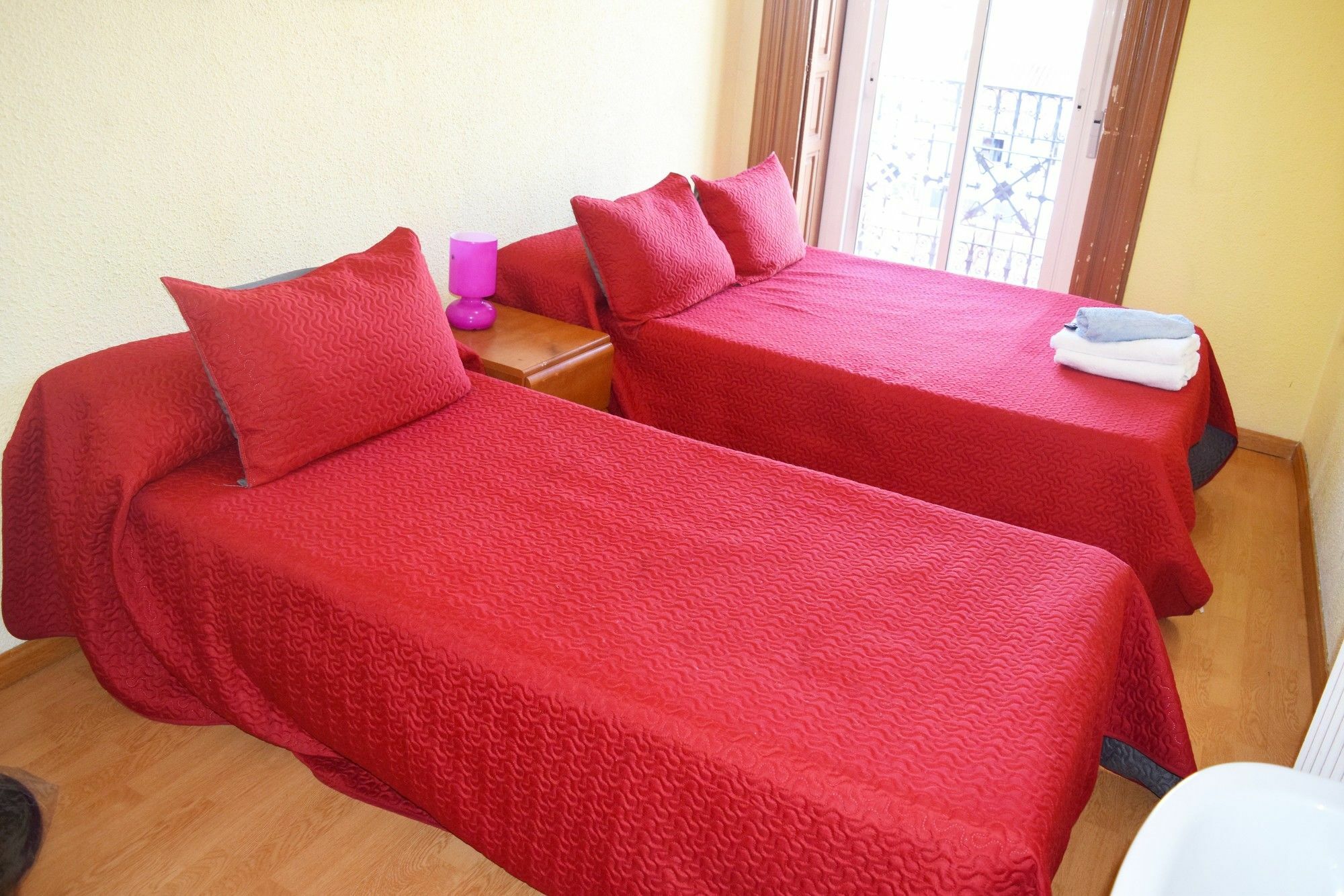 Hostal Numancia Madrid Exterior photo
